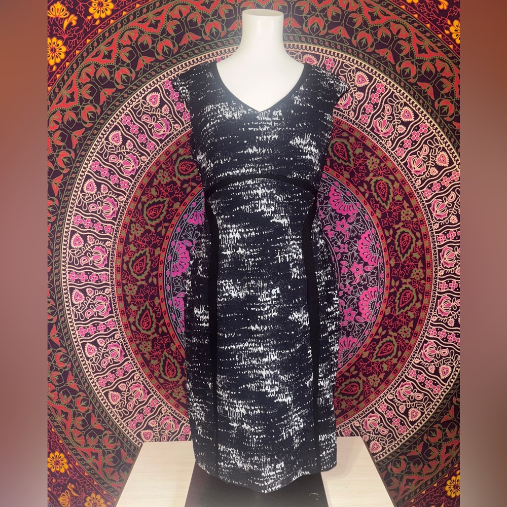 Kay Unger New York Sheath Black Splatter Form Fitting Dress Women’s Size 6